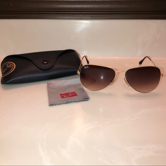 Ray-Ban Aviators - Picture 2 of 10